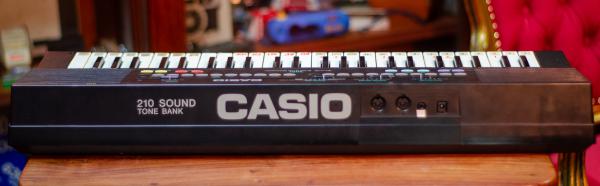 Teclado Casio Casionette MT-240 - Esteticamente muito b