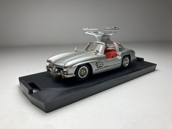 Mercedes Benz 300SL GullWing Prata Bang Escala 1/43 min