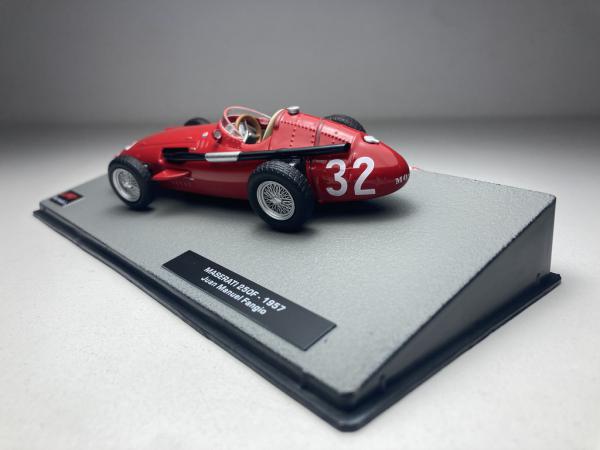 Maserati 250F 1957 Juan Manuel Fangio Escala 1/43 minia
