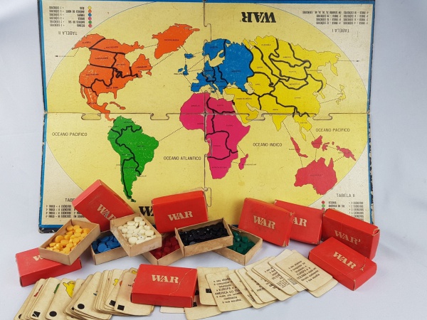 Brinquedos Raros - Jogo War O Jogo da Estratégia tabuleiro de encaixe  Década de 1970