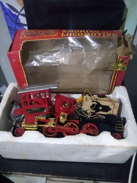 Trem Em Resina Decoração Locomotiva Miniatura Maria Fumaça