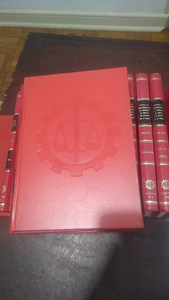 LOTE 15 LIVROS DIREITO LEX CAPA DURA VERMELHOS ÓTIMO ES