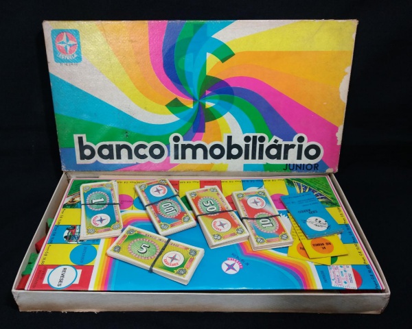 Jogo Banco Imobiliário Mundo Estrela com o Melhor Preço é no Zoom