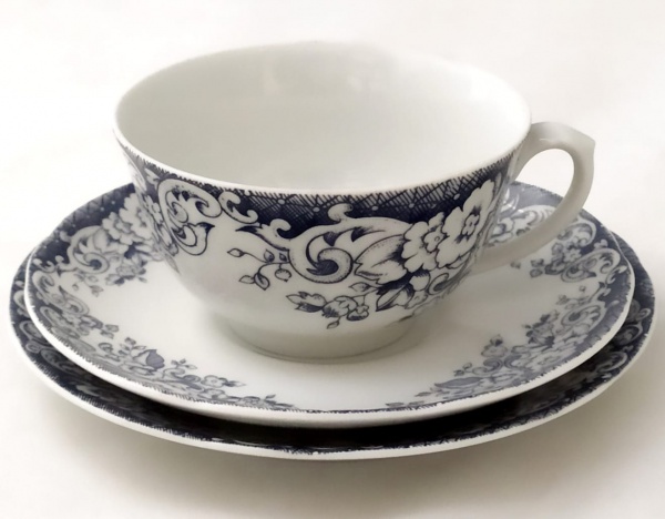 Real -Antigo Jogo para Chá em porcelana decorado com ta