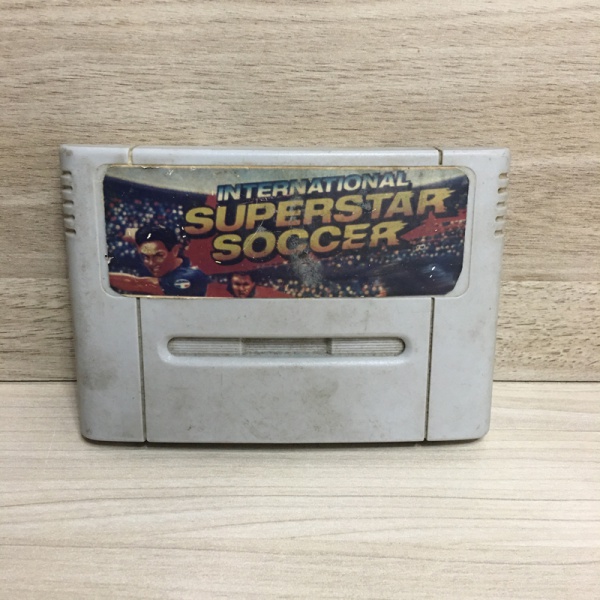 Cartucho de Super Nintendo International Superstar Soccer com Caixa e Berço