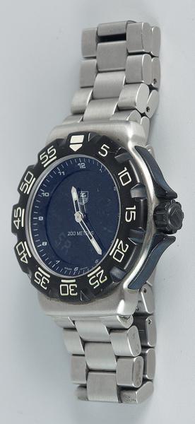 TAG HEUER REL GIO DE PULSO Modelo CAC111D. Caixa em