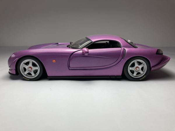 TVR Speed 12 Roxo Hot Wheels Escala 1/18 miniatura em m