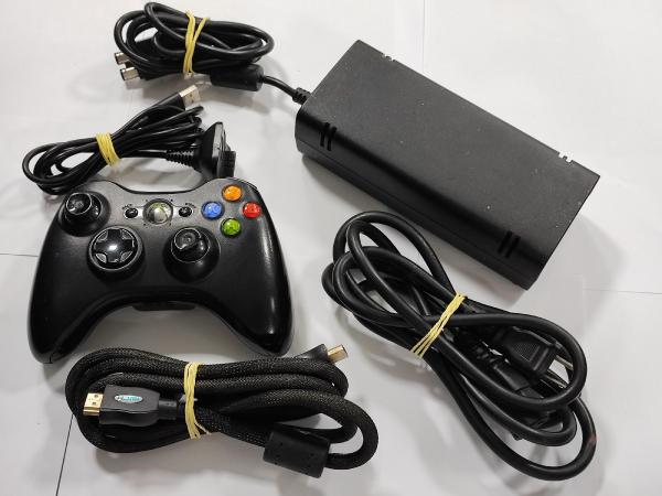 Console Xbox 360 com HD de 500gb bloqueado funcionando