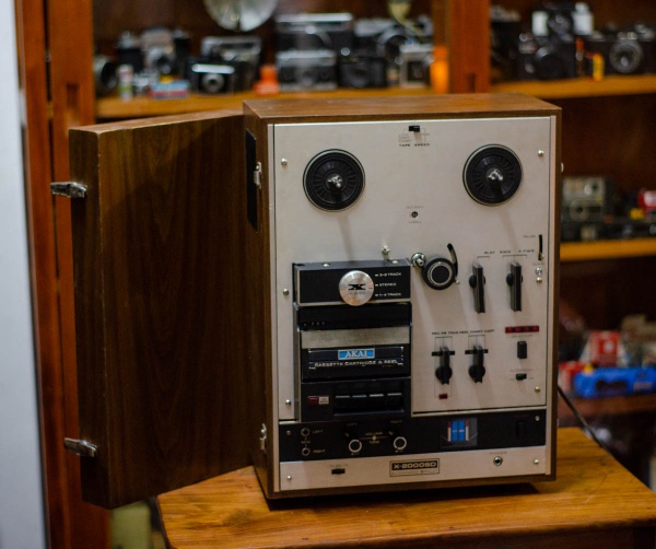 Tape Deck de Rolo AKAI X2000SD Esteticamente bem pre