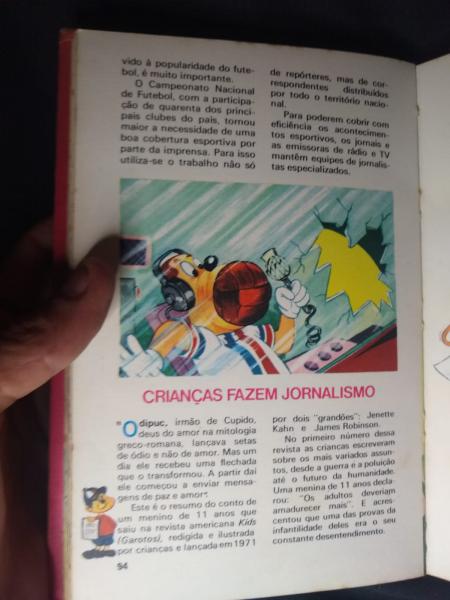antigo livro capa dura manual do peninha Disney editora