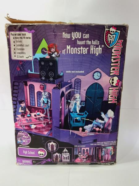 Escola de bonecas Monster High, peças ausentes, vendida