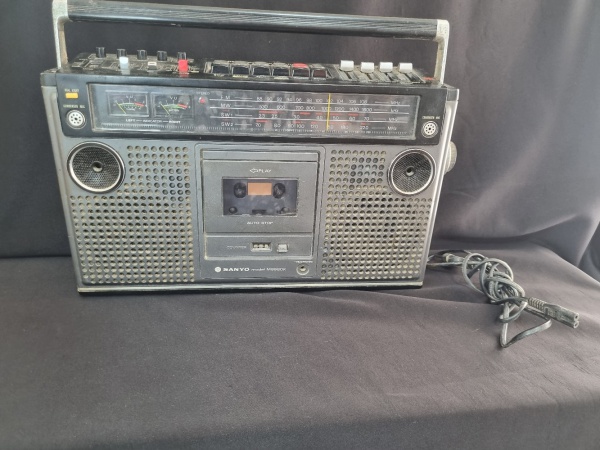 Radio Cassette Sanyo M9980K de Segunda mano por 49,5 EUR en Zaragoza | Wallapop