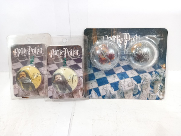 Lote com 2 Torres jogo de xadrez do HARRY POTTER no est