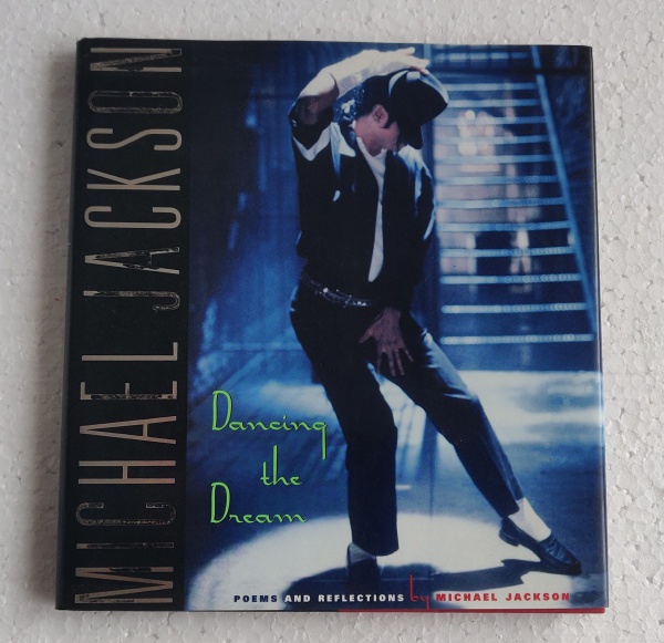 Livro Michael Jackson Dancing the Dream em Inglês - Poe