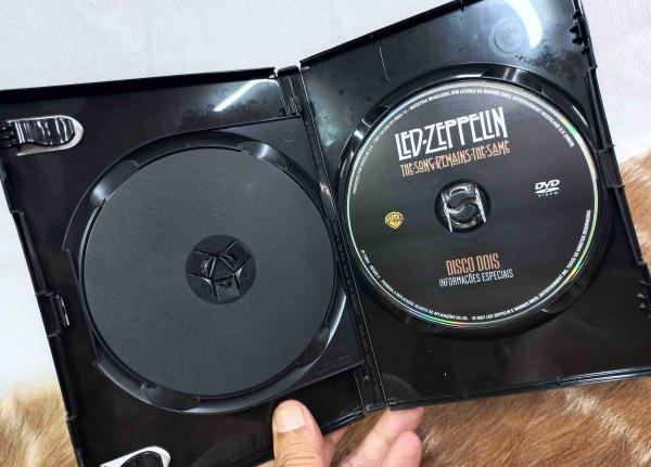 LED ZEPPELIN- DVD DUPLO-THE SONG REMAINS THE SAME, bem conservado.