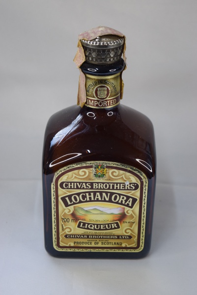 Garrafa de licor, marca Chivas Brothers Lochan Ora, 700ml, 35