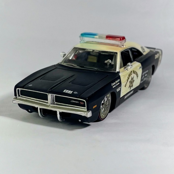 Maisto Pro Rodz Dodge Charger R/T 1969 Policia Esca