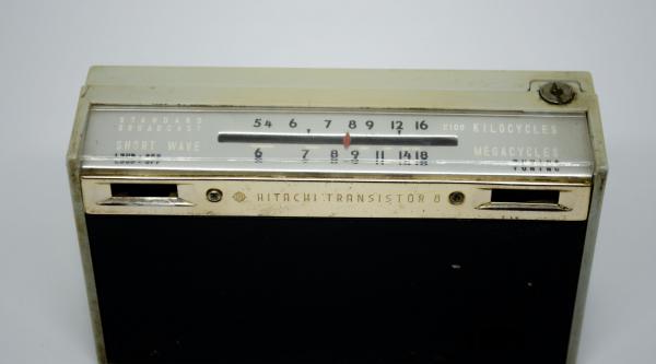 Rádio Hitachi Transistor 8 - Fabricado no Japão, caixa