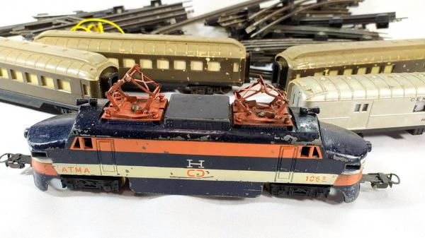 LIONEL TRAINS. Lote com três vagões de trens de brinque