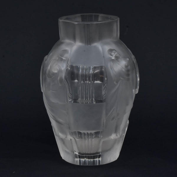 RENÉ LALIQUE Lindo vaso floreiro em cristal francês s