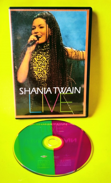 DVD Original - SHANIA TWAIN - LIVE - Medida da embalagem de cada