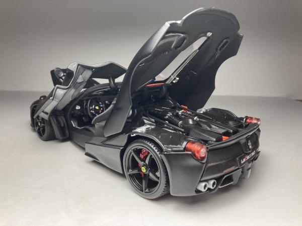 BBBURAGO Ferrari LaFerrari en miniatura de metal en escala 1/18