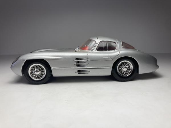 Mercedes-Benz 300 SLR Prata Maisto Escala 1/18 miniatur