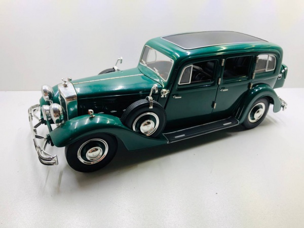 Miniatura em metal Horch 851 Pullman - Marca: Ricko - Escala: 1/1