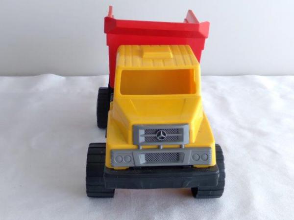 Caminhão Brinquedo Mercedes