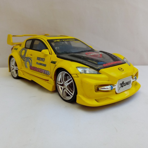 Miniatura Colecionável Kentoys em Escala 1:24 - MAZDA RX-8
