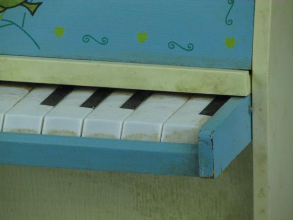 Teclado Piano antigo Hering, infantil, bom estado, Não