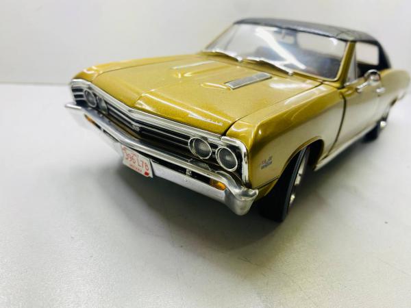 Miniatura em metal 1967 Chevrolet Chevelle - Marca: ERTL - Escala