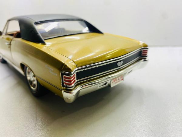 Miniatura em metal 1967 Chevrolet Chevelle - Marca: ERTL - Escala