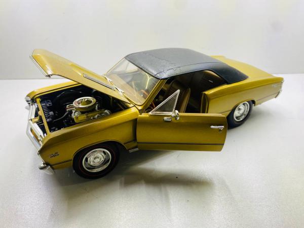 Miniatura em metal 1967 Chevrolet Chevelle - Marca: ERTL - Escala