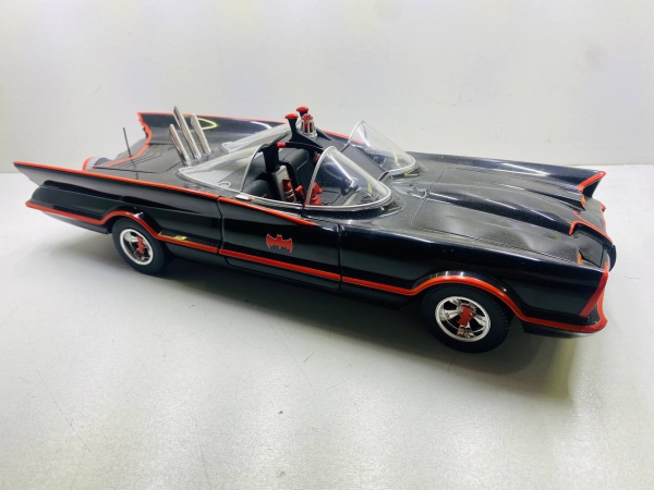 Hot Wheels lança Batmóvel muscle car de controle remoto