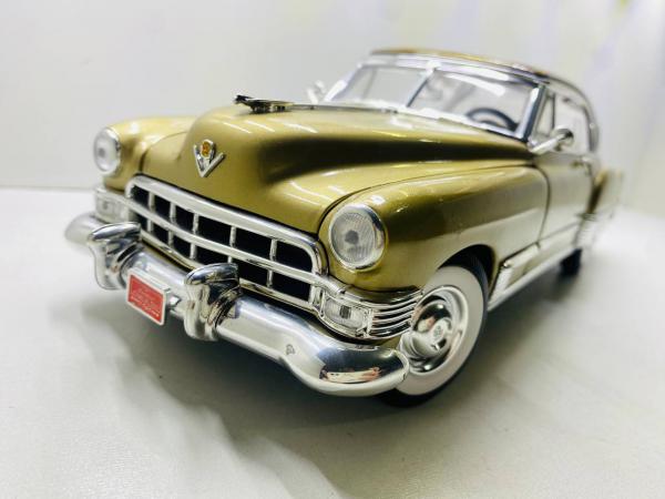 Miniatura em metal 1949 Cadillac Coupe de Ville - Marca