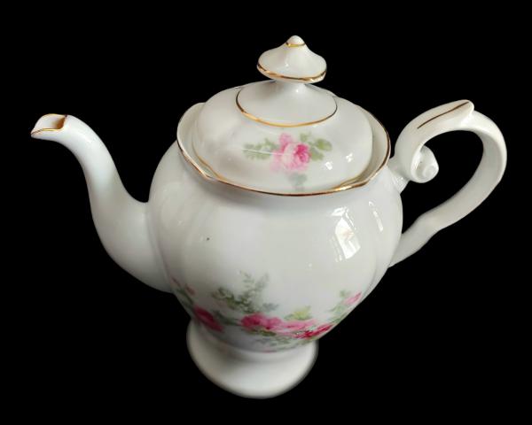 Antigo Jogo de chá de porcelana Real com detalhes em ou