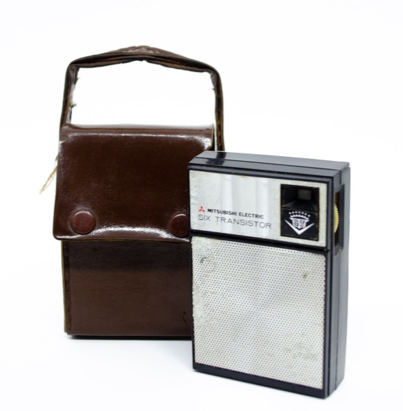 Mitsubishi Electric Six Transistor ラジオ Mini rádio Mitsubishi Transistor 6x-615 - Japão - Com c