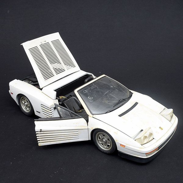 POCHER フェラーリ TESTAROSSA SPIDER、1/8 FERRARI TESTAROSSA SPIDER. Escala 1/8. Fabrcante Pocher. Miniatura