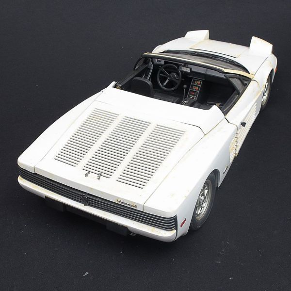 POCHER フェラーリ TESTAROSSA SPIDER、1/8 FERRARI TESTAROSSA SPIDER. Escala 1/8. Fabrcante Pocher. Miniatura