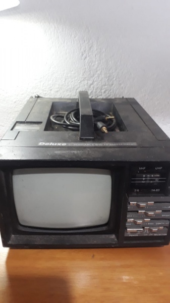 Radio televisor portátil Magnatech Deluxe