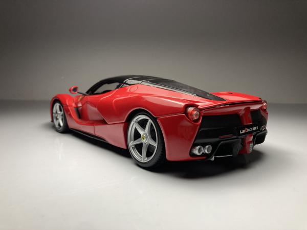 BBBURAGO Ferrari LaFerrari en miniatura de metal en escala 1/18