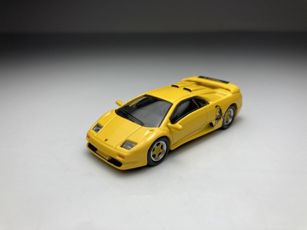 Lamborghini Diablo SV Amarela Kyosho Escala 1/64 miniat