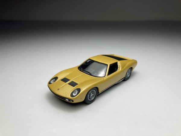 Lamborghini Miura P400 Amarela Kyosho Escala 1/64 minia