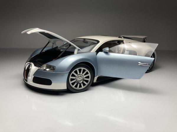 ミニカー Bugatti 16.4 Veyron Production Car 1/12 Bugatti Veyron 16.4 (Production Car) Branco/Cinza Autoa