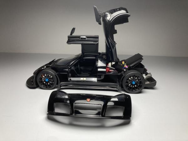 Gumpert Apollo S Preto Autoart Escala 1/18 miniatura em
