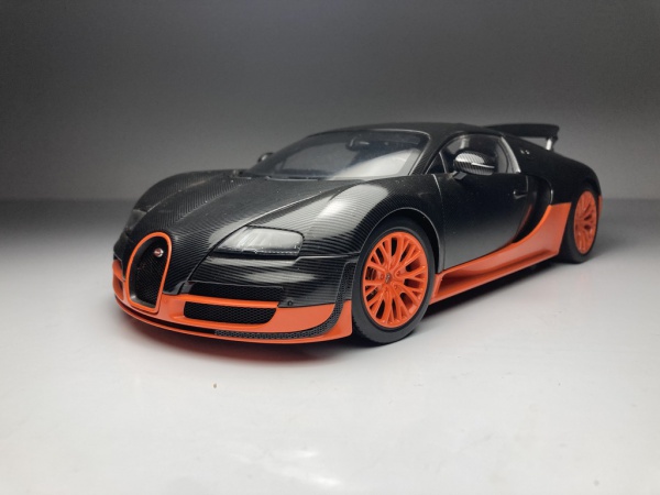 Bugatti Veyron 16.4 Super Sport Preto/Laranja AutoArt E