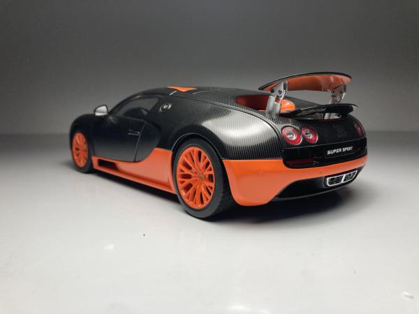 Bugatti Veyron 16.4 Super Sport Preto/Laranja AutoArt E