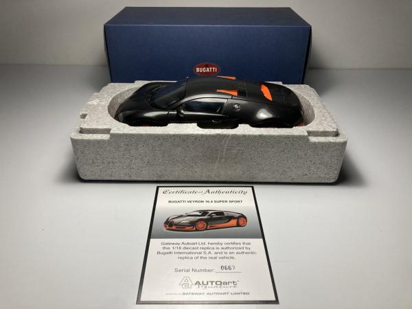 Bugatti Veyron 16.4 Super Sport Preto/Laranja AutoArt E