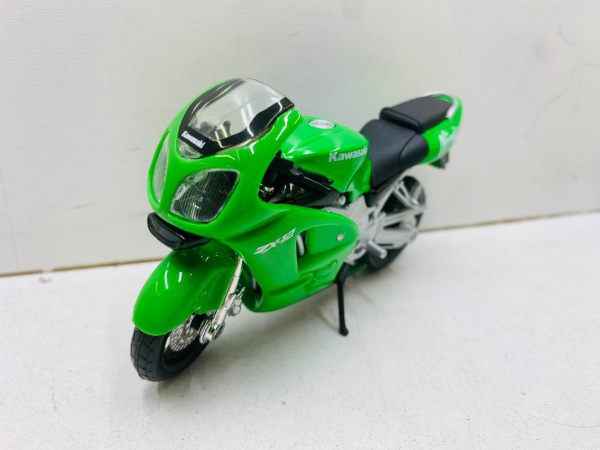 【to-y】 Miniatura em metal Moto Kawasaki Ninja ZX-12 - Marca: Maisto